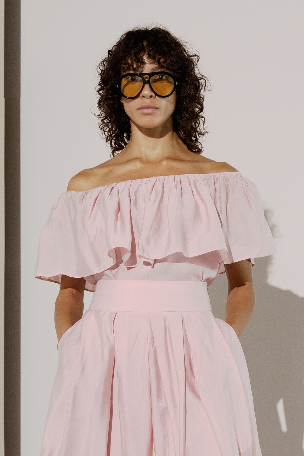 Rosé Muse shoulder frills blouse shoulder frills blouse – BUNNY APARTMENT