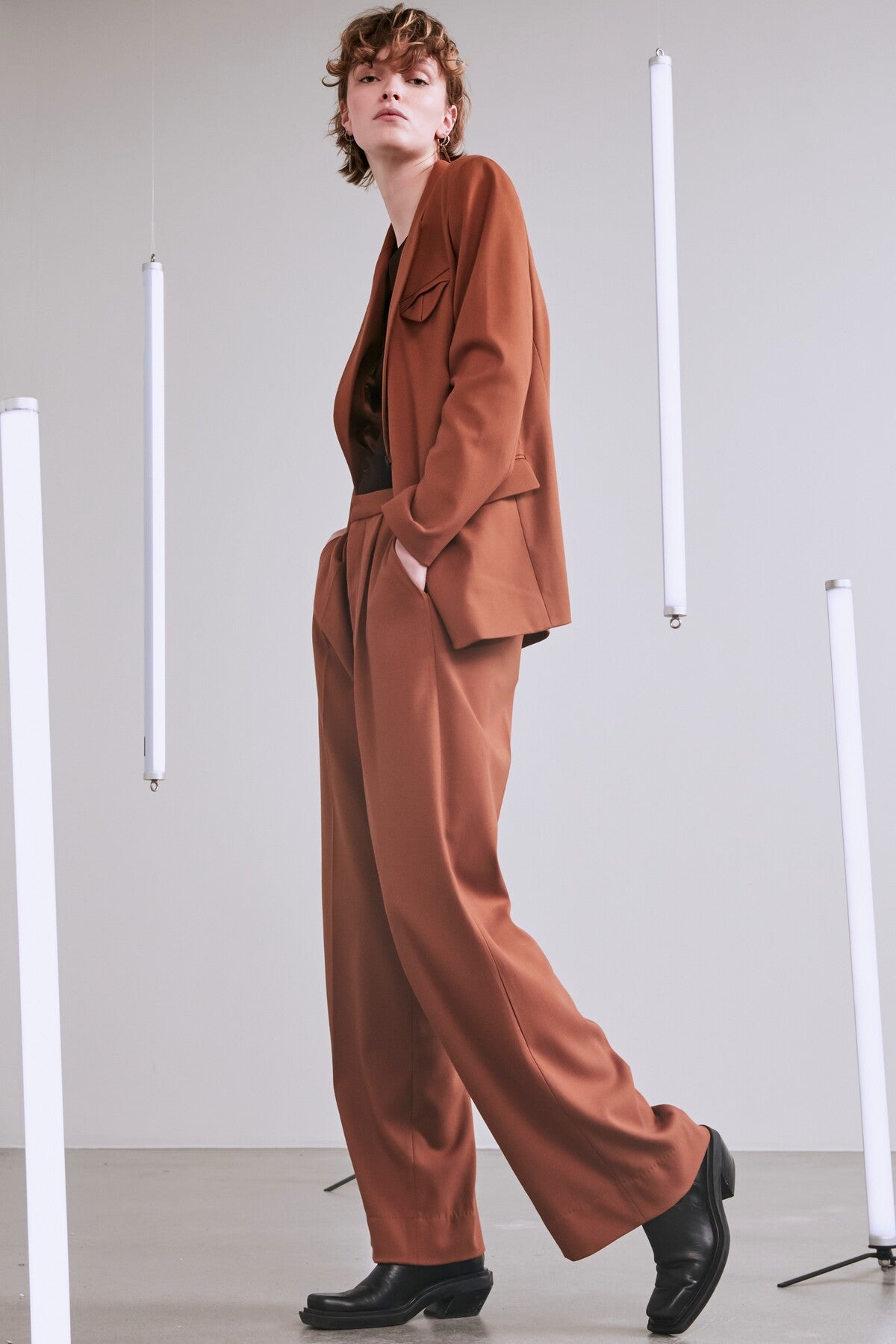 CMTAILOR - WIDE PANTS IN BROWN