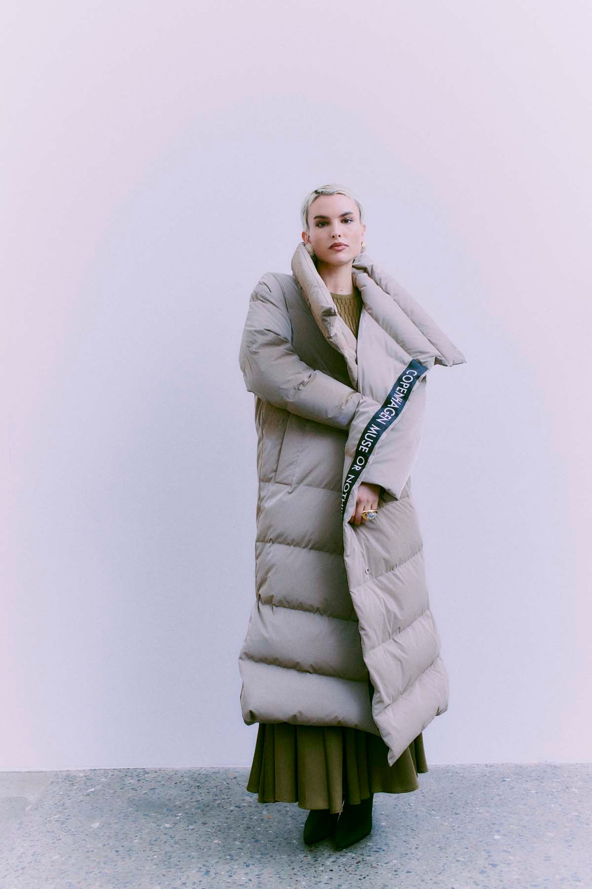 CMTICCO - WADDED DOWN COAT IN BEIGE