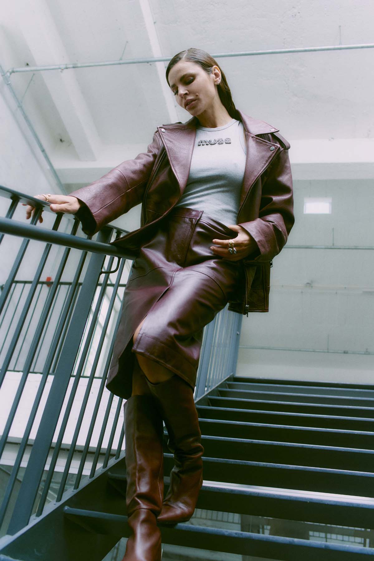 CMROYAL - LEATHER SKIRT IN RED