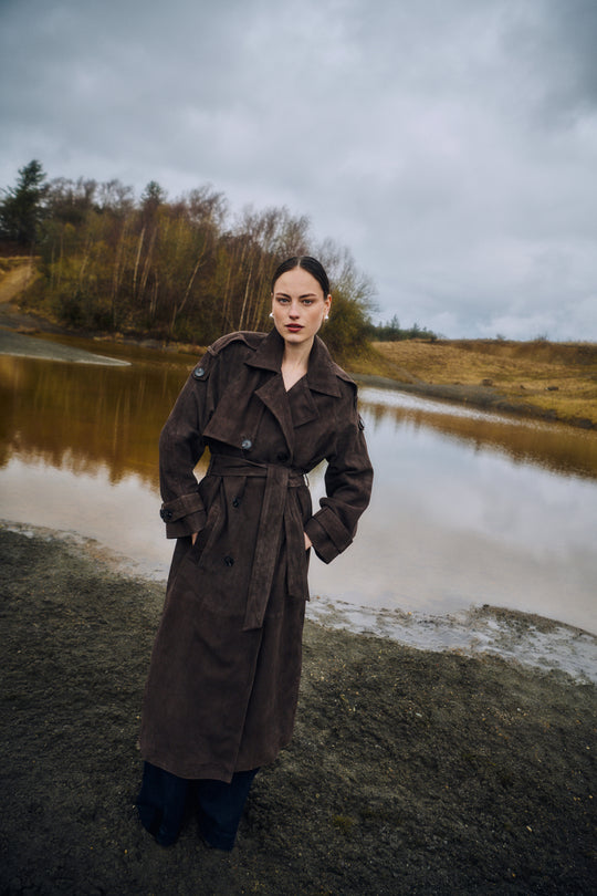 CMSKILAR – SUEDE TRENCH COAT IN BROWN