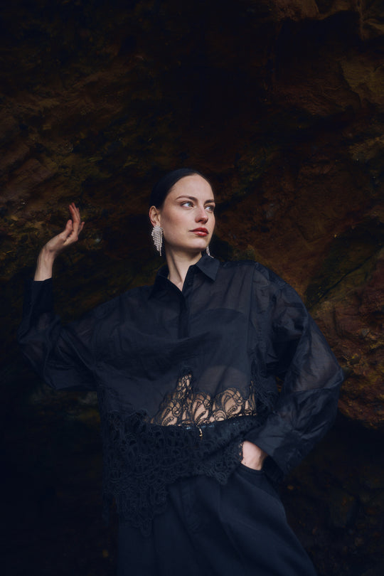 CMDOLLY - LACE SHIRT IN BLACK