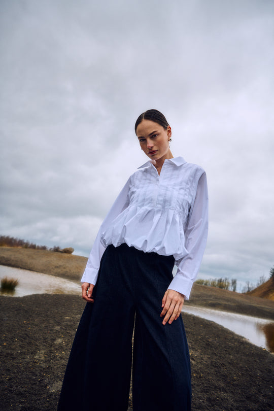 CMPLEAT - SHIRT IN WHITE
