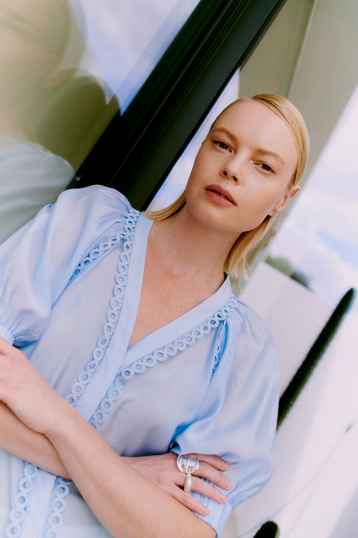 CMMOLLY - SHIRT WITH CUT-AND-SEW LACE IN BLUE