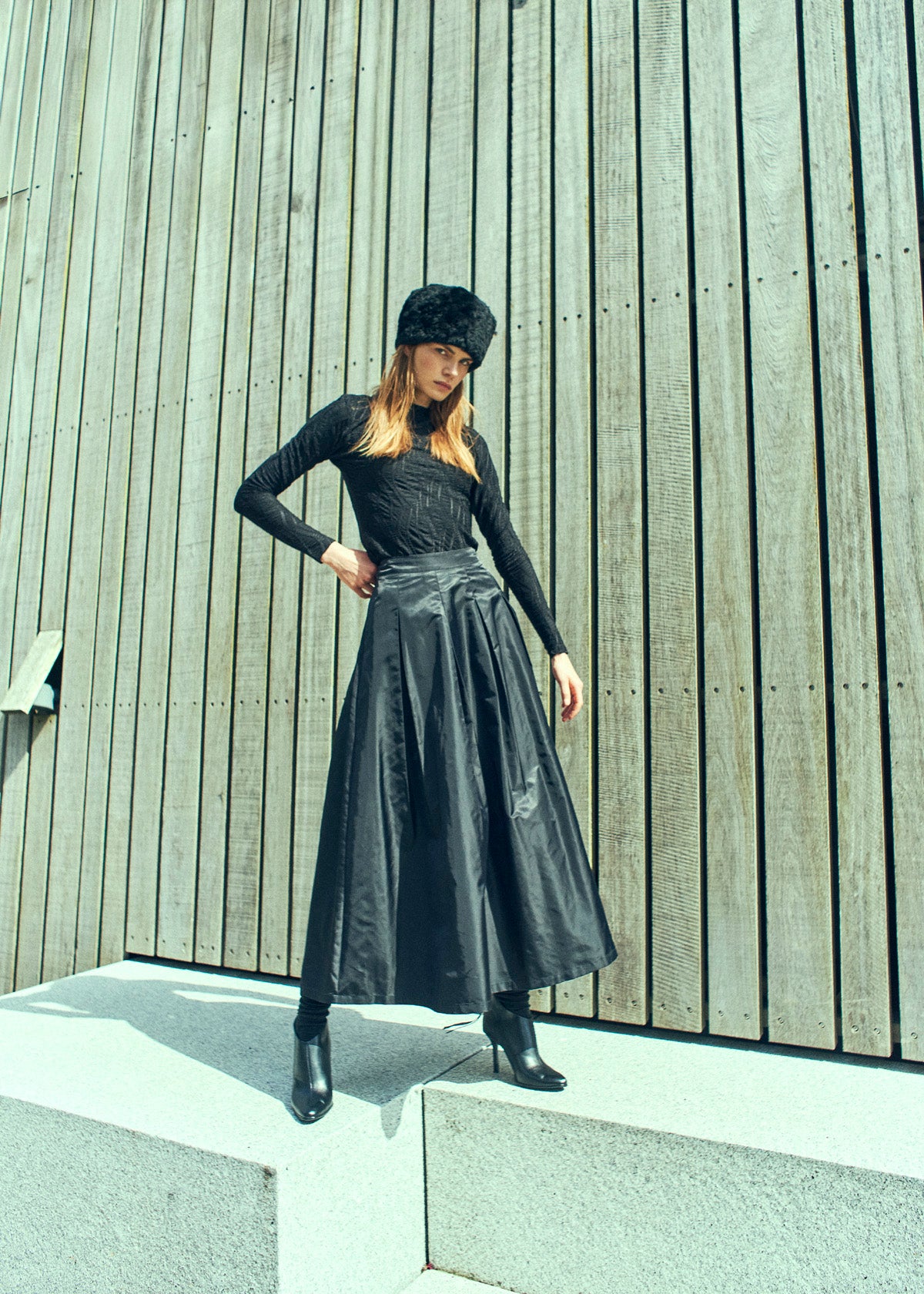 新品未使用品 Omas Hande/PEONY SILK SKIRT black The Orla | Black Satin Lace Midi Skirt – Sinead Keary