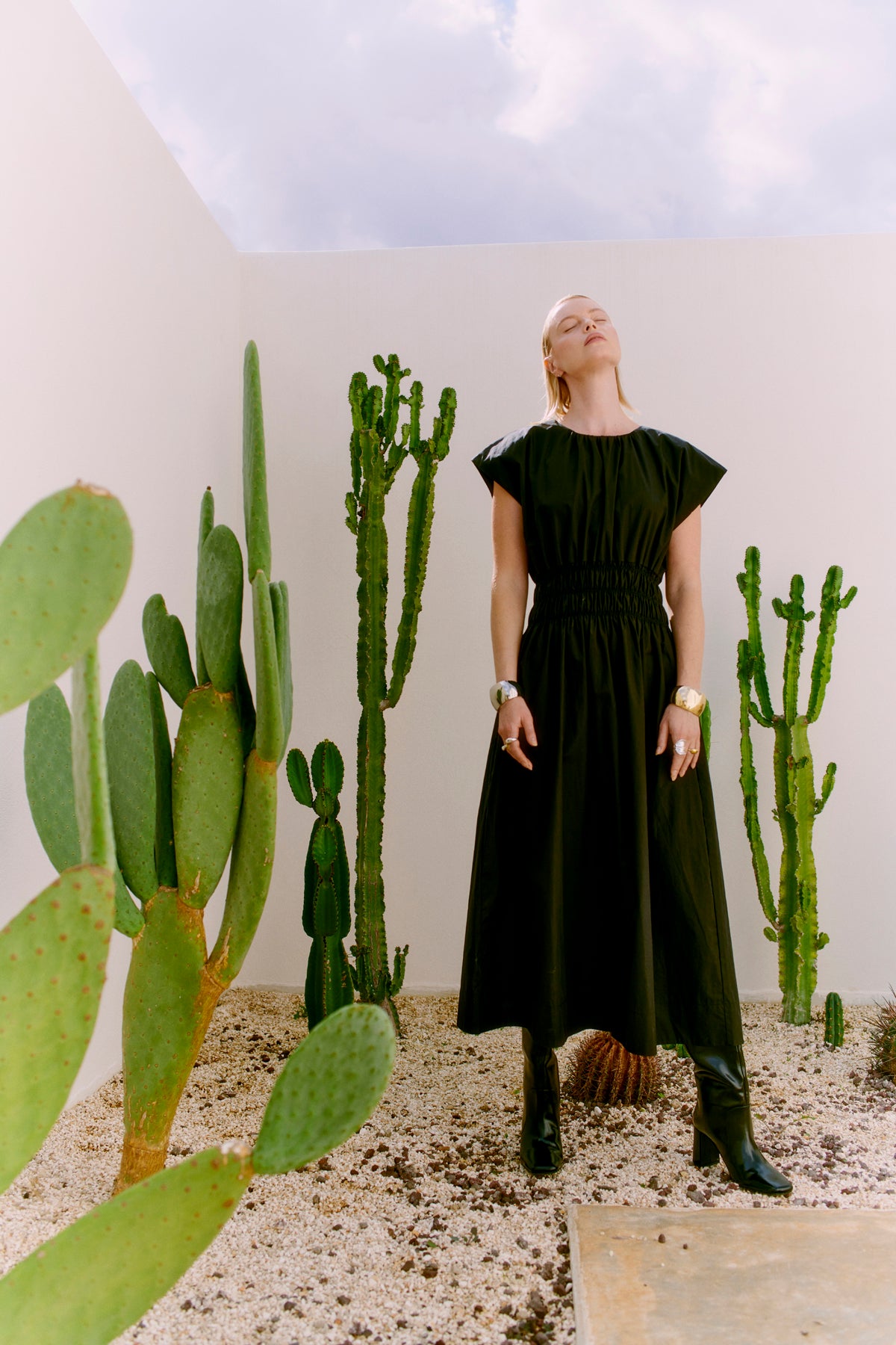 CMCRIPS - DRESS WITH SMOCK IN BLACK