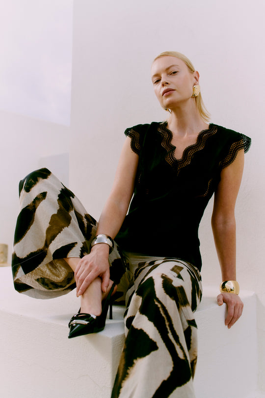 Cmnatuli - top met kanten details in zwart