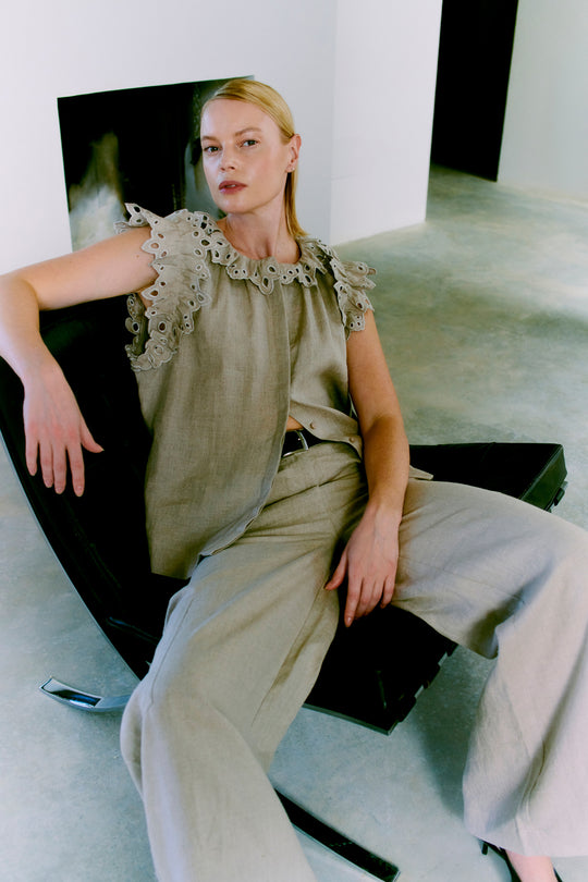 CMNATULI - SHIRT WITH RUFFLE EDGES IN BEIGE