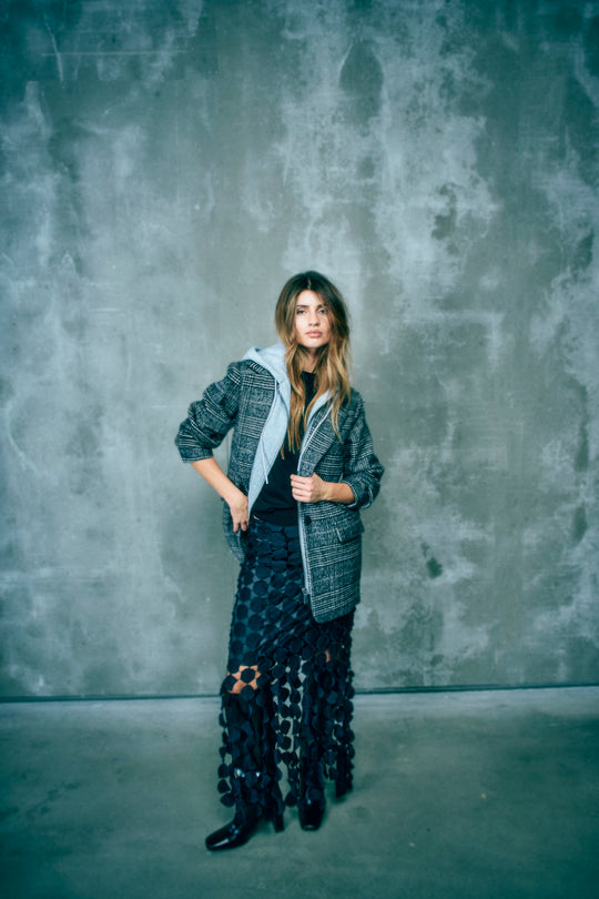 Cmhoodie - jas met afneembare kap in zwart en gebroken wit