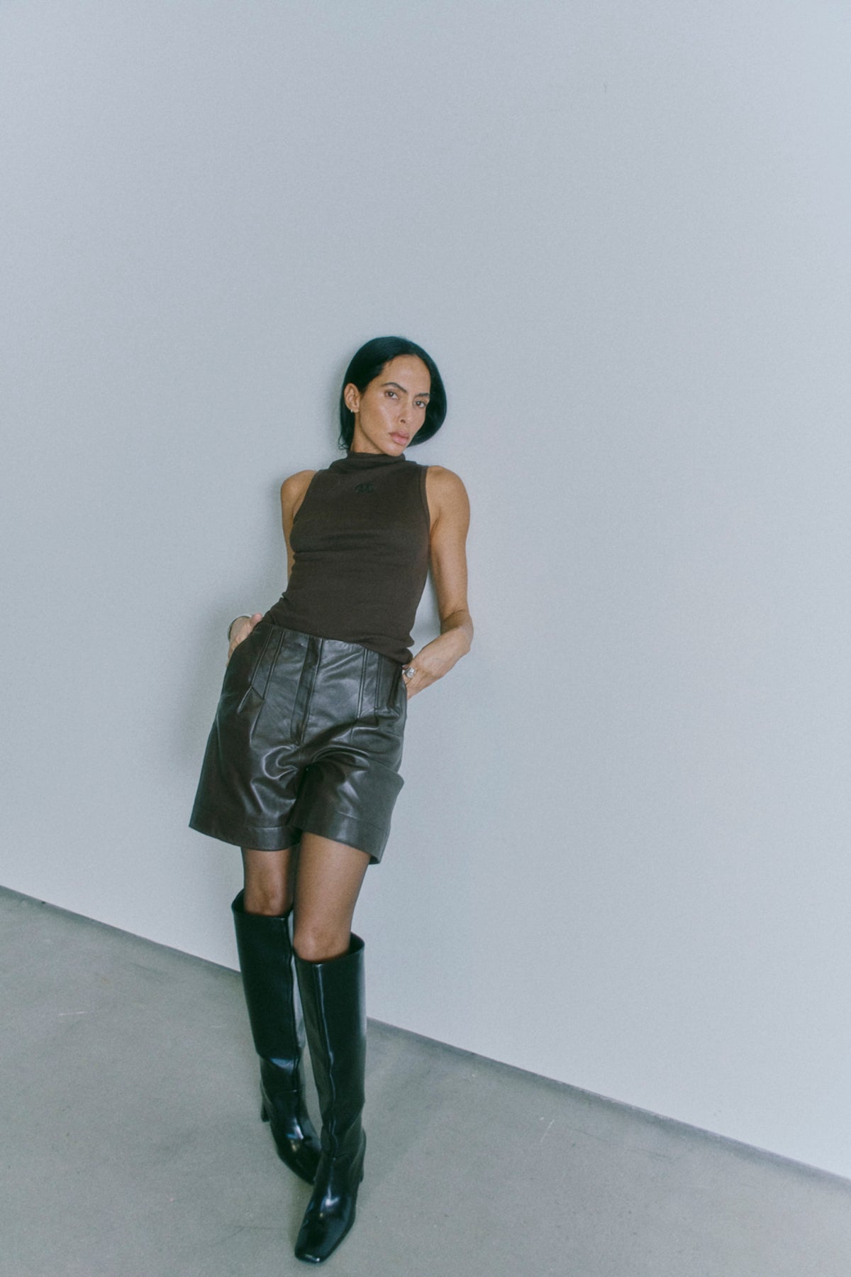 CMROYAL - LEATHER SHORTS IN BROWN