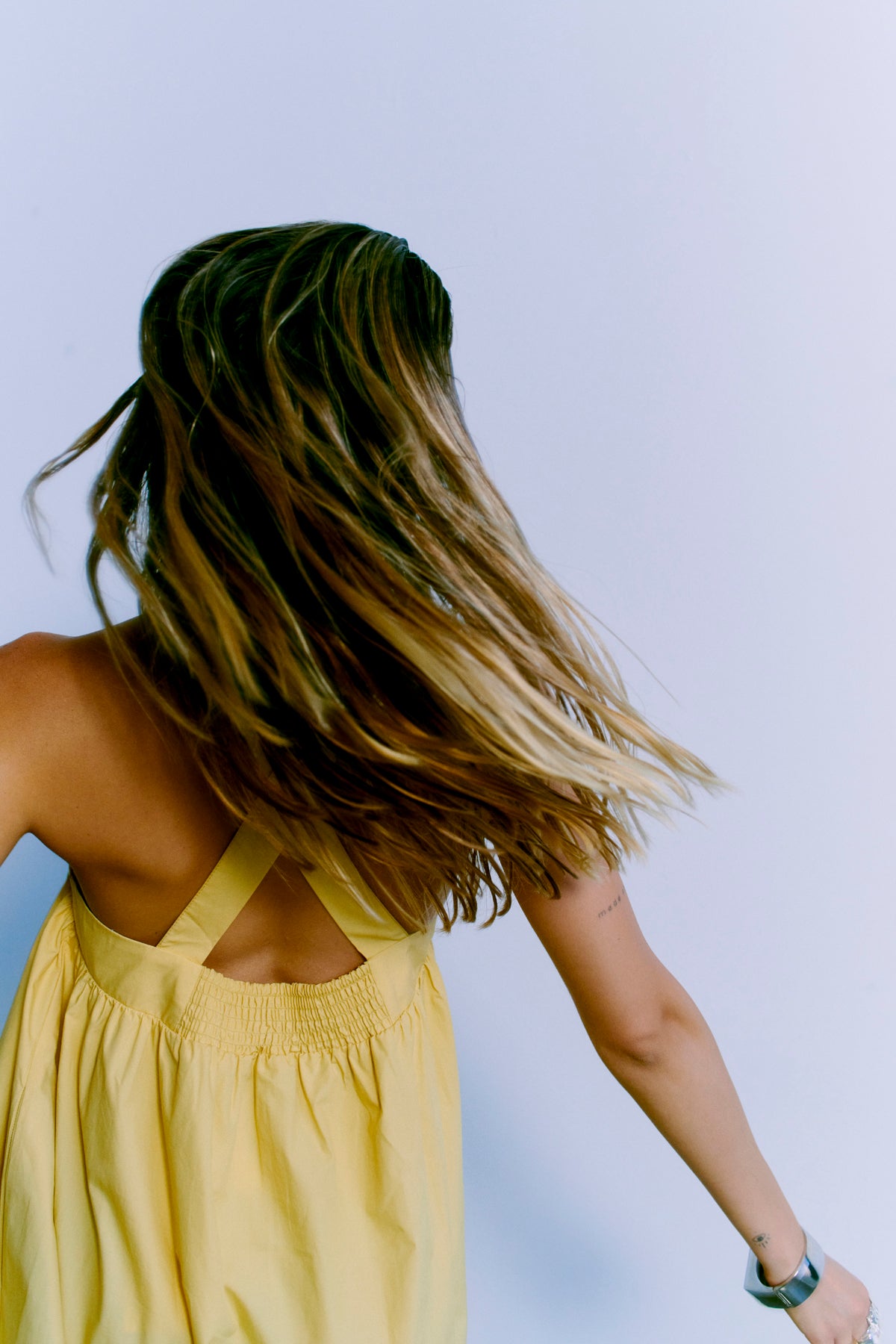 Cmvinca - jurk met genaaide bloemen in geel