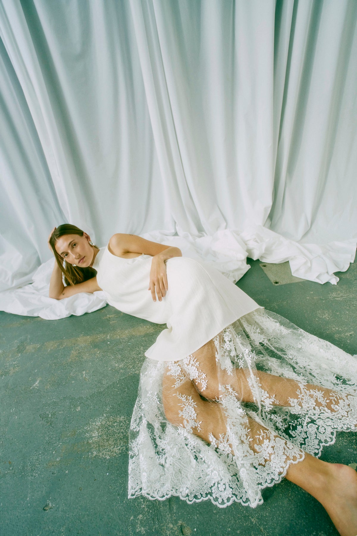 white dress with lace skirt CMTENLEY DECSOS50 L'AGENCE Women's Kylo Belted Subtle sparkles throughout the Article:Large Pull (8 Inch)