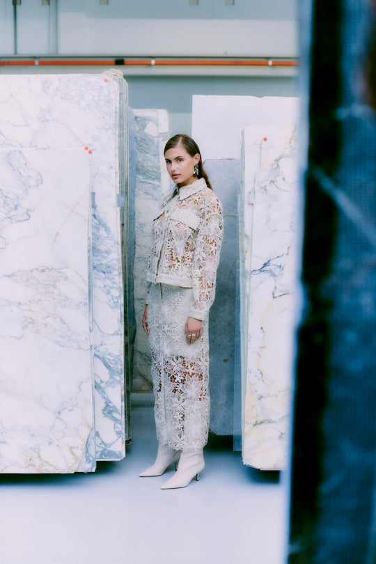 Cmlacey - jas met veters in beige