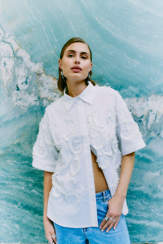 CMVATAN - SHIRT WITH HAND EMBROIDERED DECORATION IN WHITE