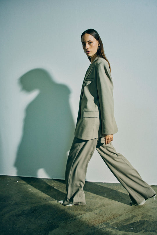 CMTAILOR - HIGH-WAISTED WIDE-LEG PANTS IN SAND