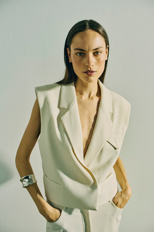 CMTAILOR - SHORT WAISTCOAT IN OFF-WHITE