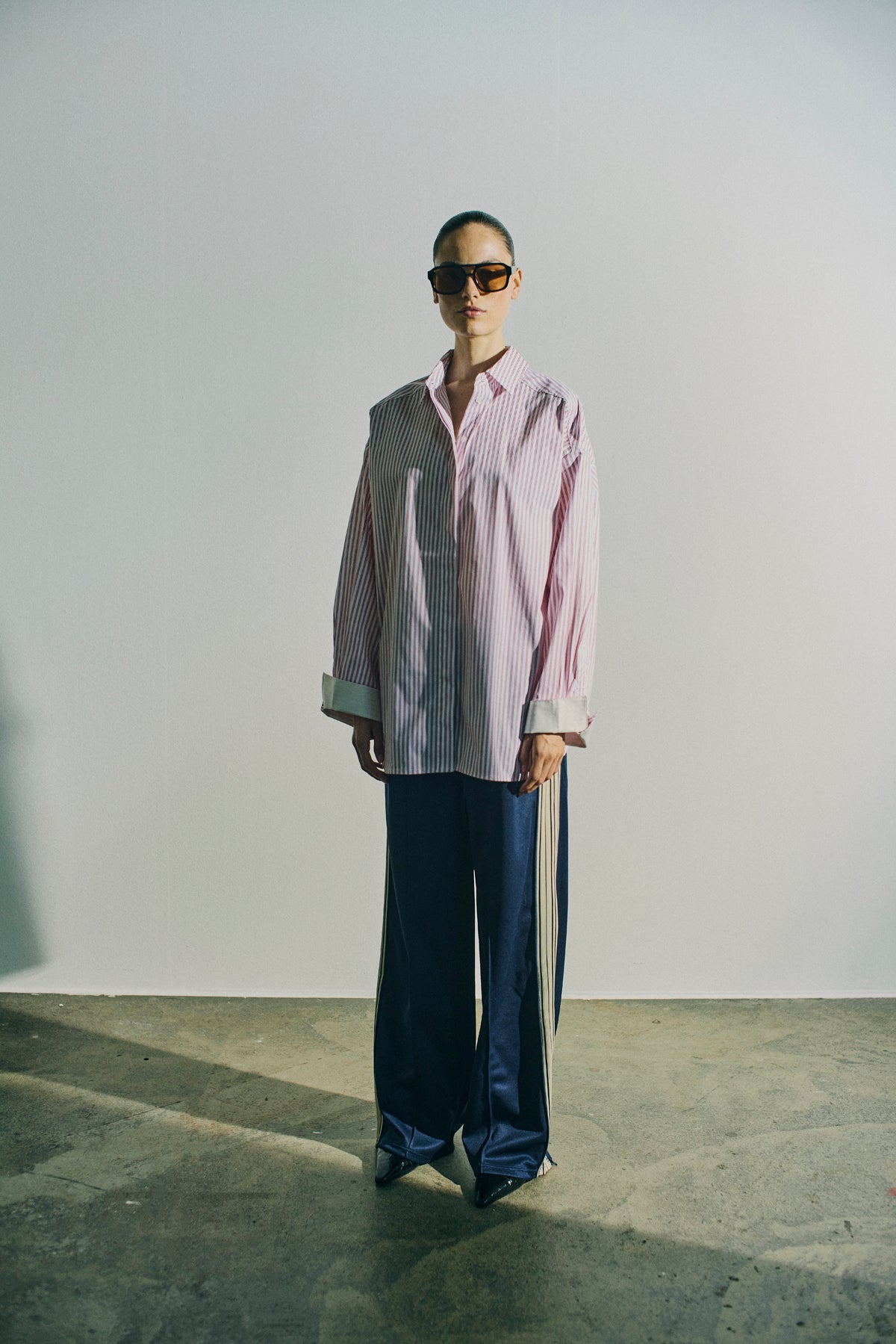 CMMARYANN - OVERSIZED SHIRT IN STRIPED WHITE AND RED