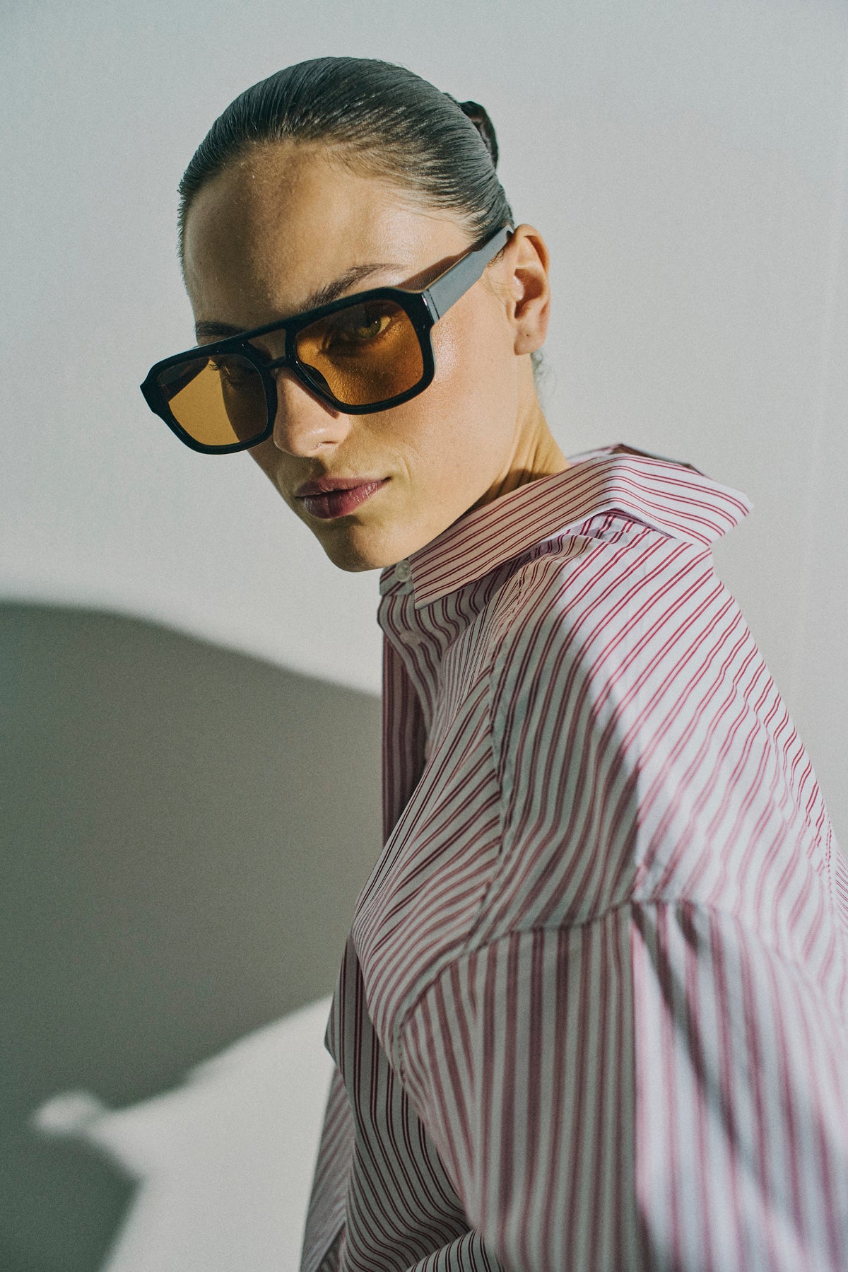 CMMARYANN - OVERSIZED SHIRT IN STRIPED WHITE AND RED