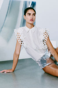 CMMOLLY - SHIRT WITH LACE AND HAND-STITCHED FLOWERS IN OFF-WHITE