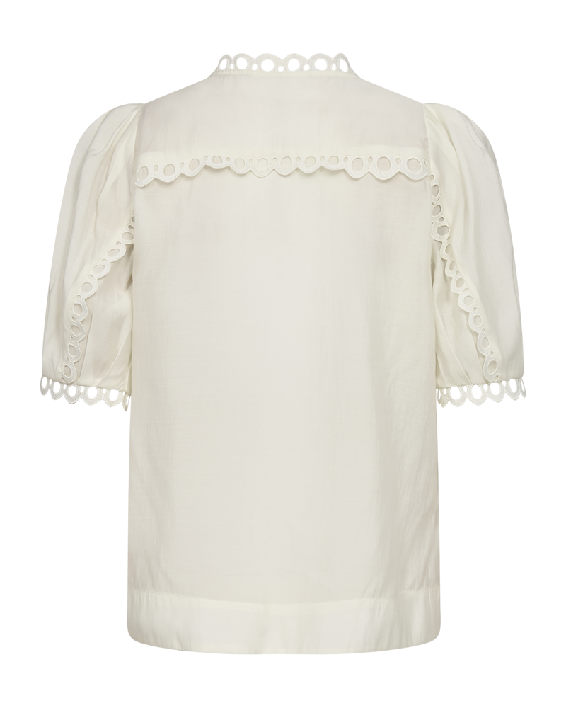 Cmmolly - shirt met kanten details in wit, gebroken wit