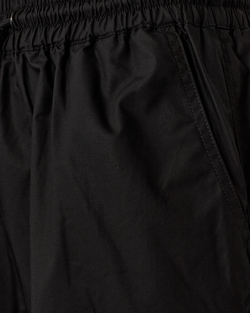 CMRHINE-SHORTS IN BLACK