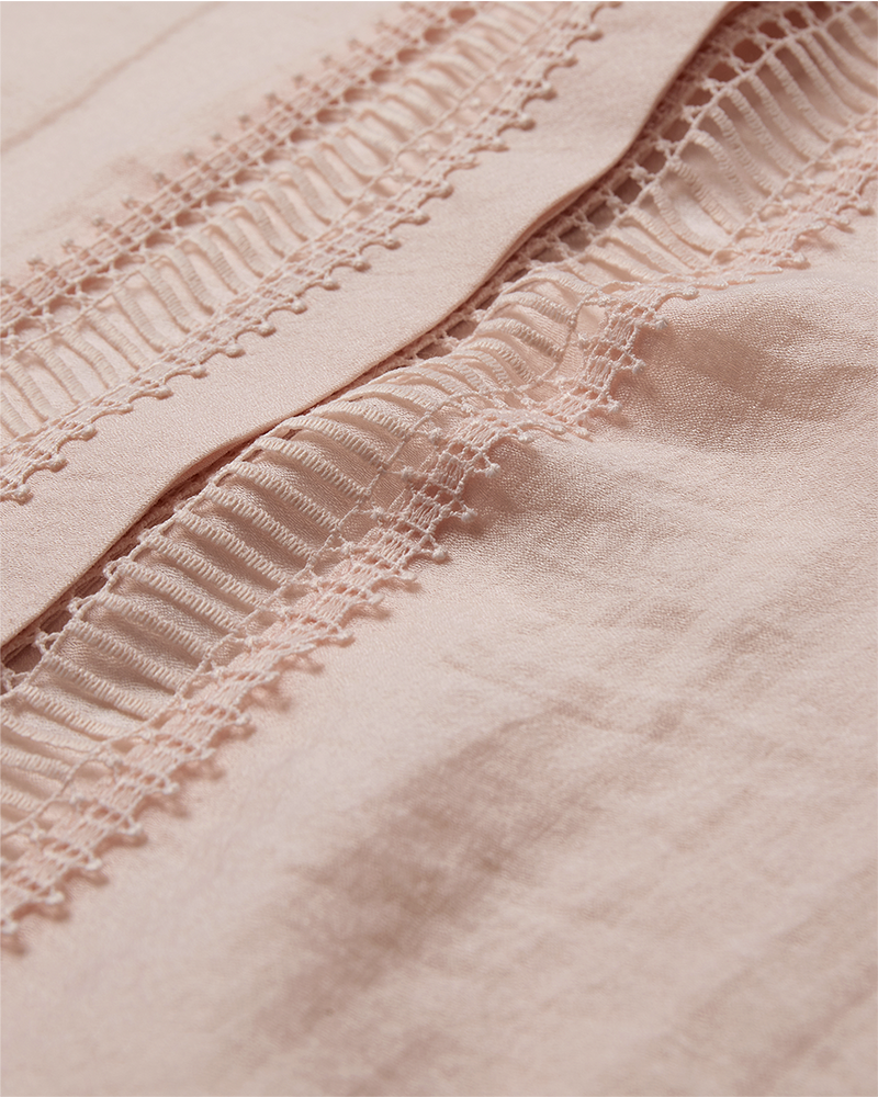 CMMOLLY - SHIRT WITH CUT-AND-SEW LACE IN POWDER