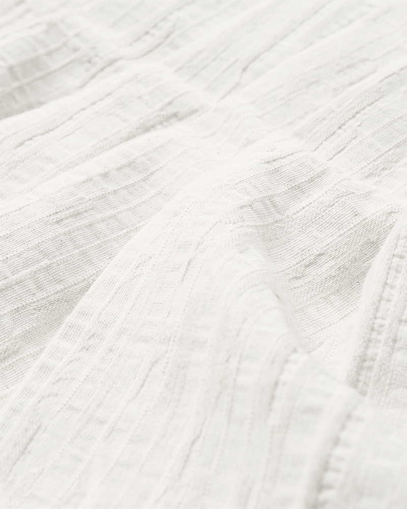 CMBRINDA - Korte jurk met balloneffect in gebroken wit