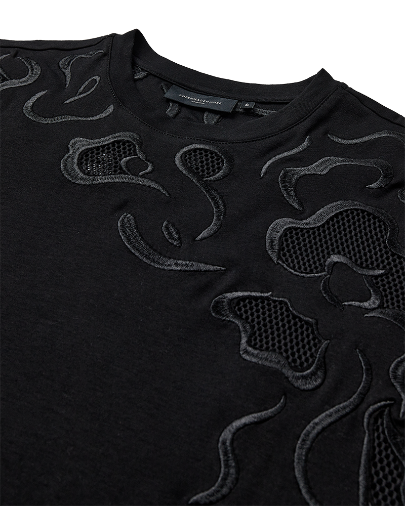 CMMUSE - T -shirt met borduurwerk in zwart