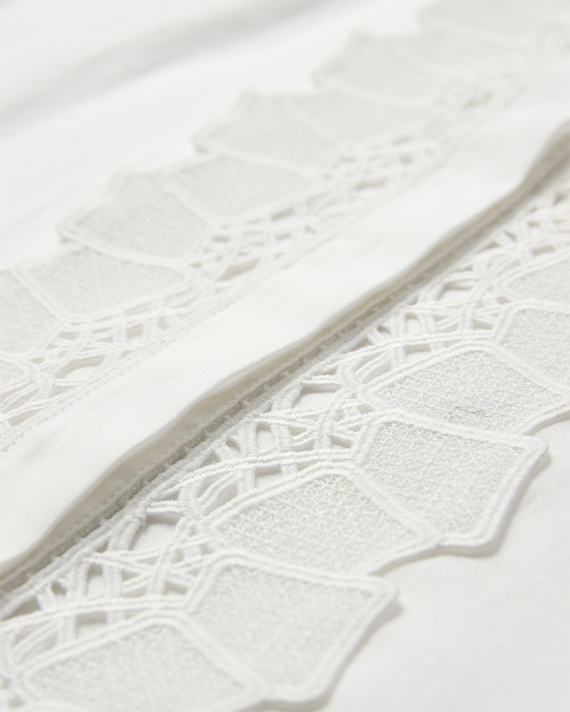 CMMOLLY - SHIRT WITH CUT-AND-SEW LACE IN WHITE