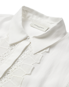 CMMOLLY - SHIRT WITH CUT-AND-SEW LACE IN WHITE