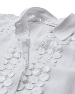 CMMOLLY - SHIRT WITH CUT-AND-SEW LACE IN WHITE