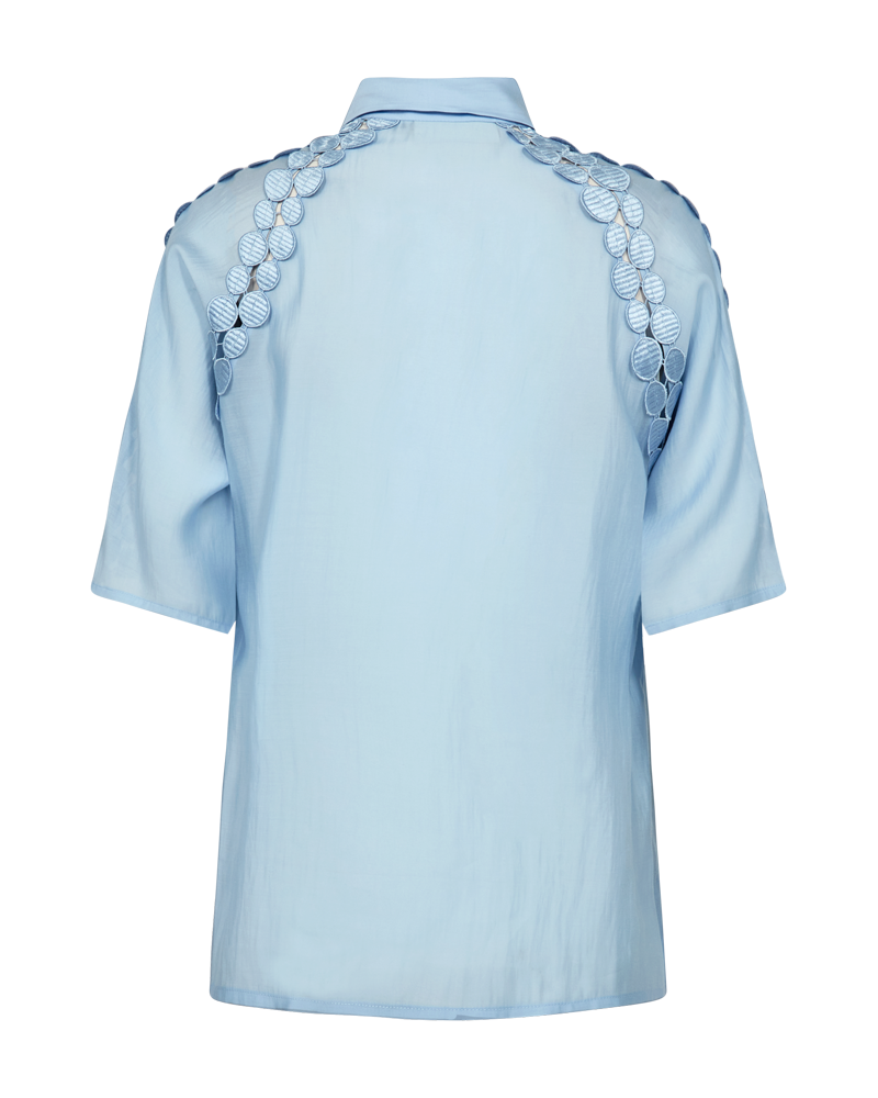 CMMOLLY - SHIRT WITH CUT-AND-SEW LACE IN BLUE