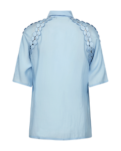 CMMOLLY - SHIRT WITH CUT-AND-SEW LACE IN BLUE