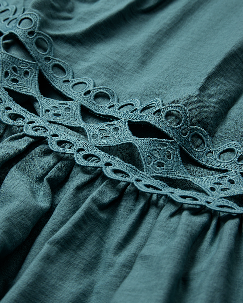 Cmasleah-jurk met snij-en-sew kant in blauw