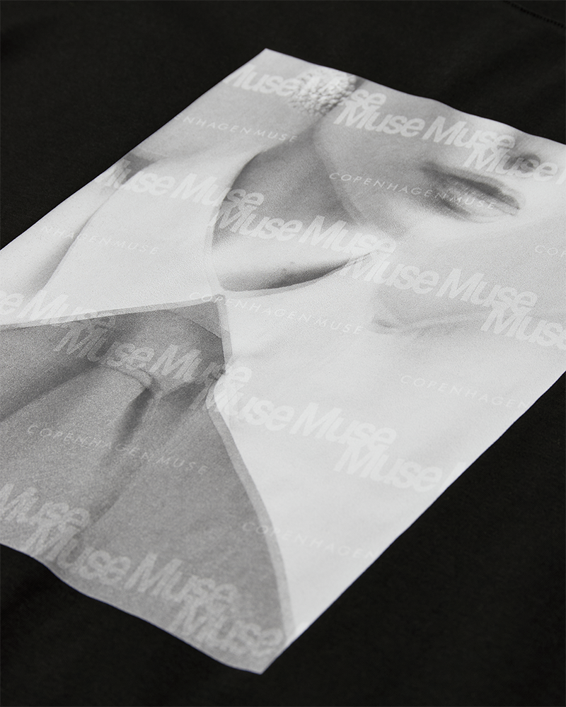 CMMUSE - T-SHIRT WITH PRINT IN BLACK