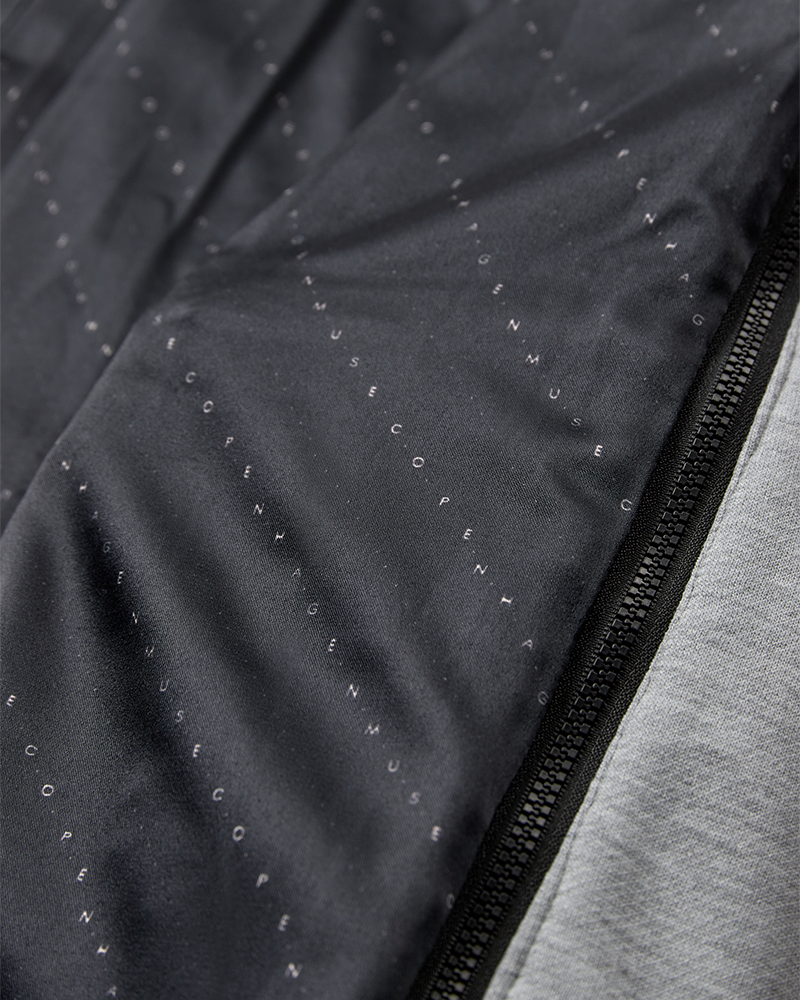 Cmhoodie - jas met afneembare kap in zwart en gebroken wit
