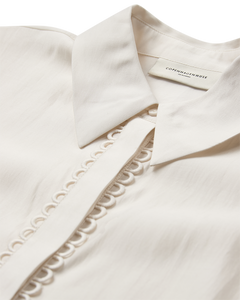 CMMOLLY - SHIRT WITH CUT-AND-SEW LACE IN OFF-WHITE