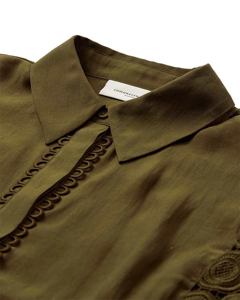 CMMOLLY - SHIRT WITH CUT-AND-SEW LACE IN KHAKI GREEN