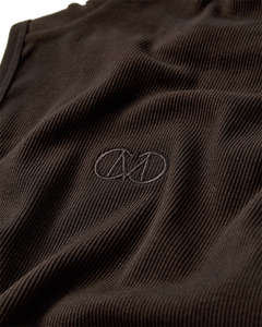 CMSIV - Top met geborduurd logo -detail in bruin