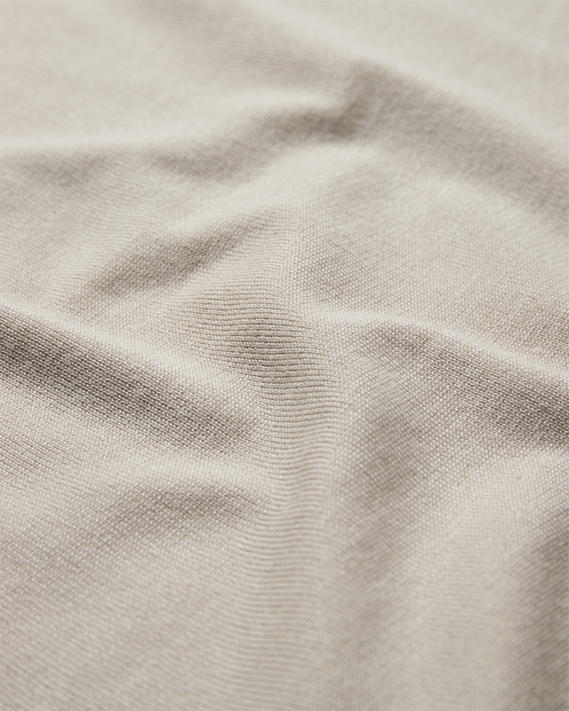 Cmveran - Off -shoulder pullover in beige