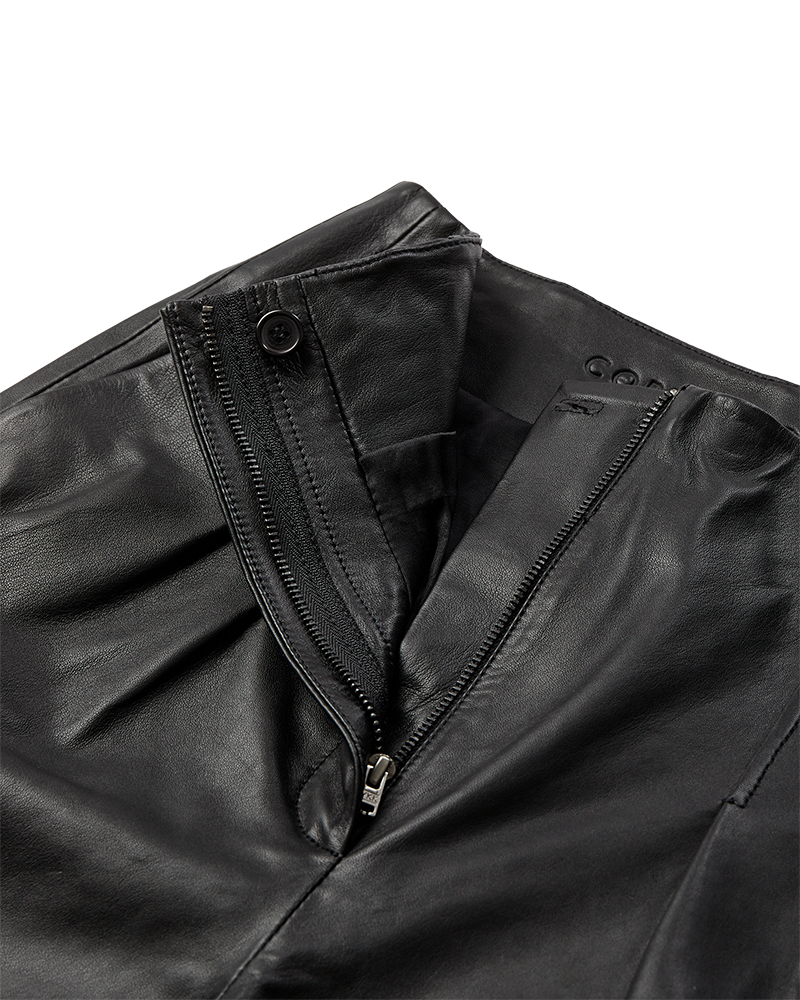 CMROYAL - LEATHER SHORTS IN BLACK