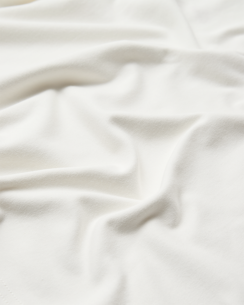 CMMUSE - SLIM FIT T-SHIRT IN OFF-WHITE